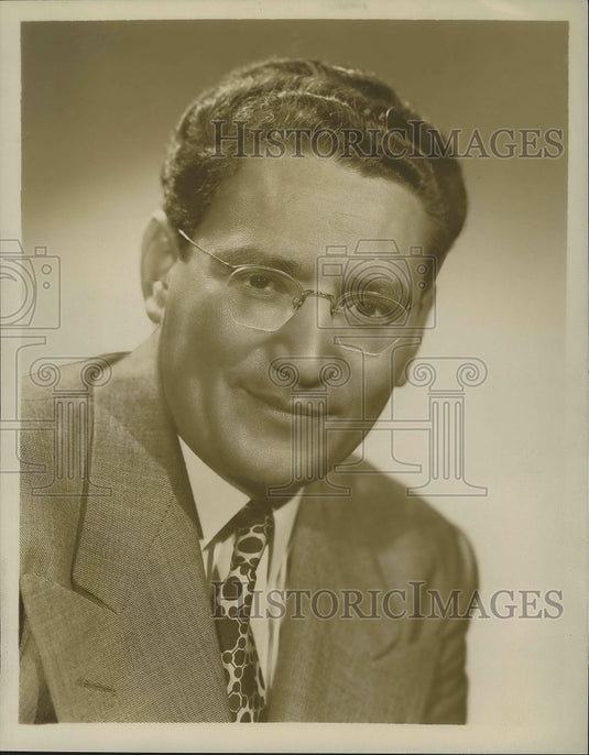 1952 Press Photo Alfredo Antonini, conductor of On A Sunday Afternoon on CBS.