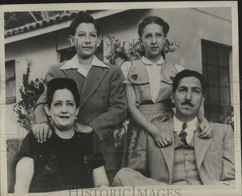 Load image into Gallery viewer, 1946 Press Photo Miguel Aleman, candidate for President of Mexico, and family.
