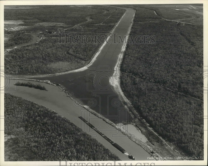 Load image into Gallery viewer, 1962 Press Photo View of the Algiers Canal on the west end in New Orleans, LA.
