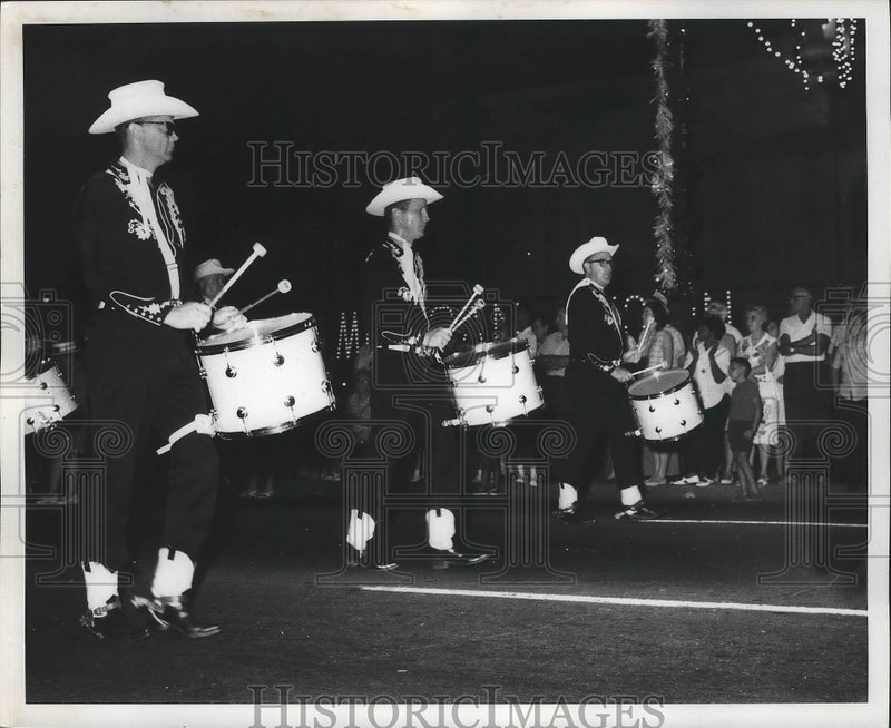 Load image into Gallery viewer, 1969 Press Photo American Legion National Convention parade in New Orleans.

