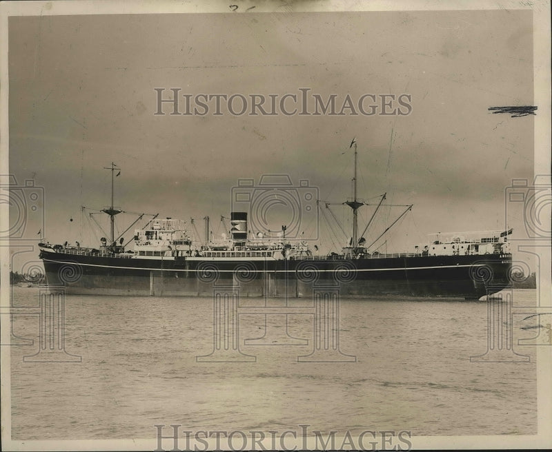 Load image into Gallery viewer, 1964 Press Photo The British merchantship Ambassador in New Orleans. - nox02475
