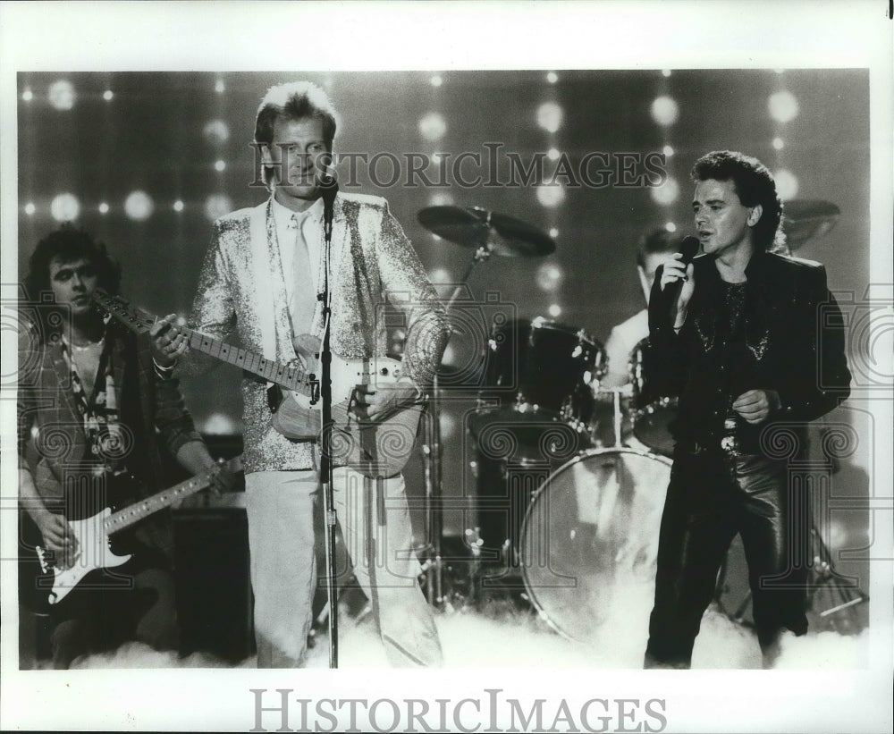 1985 Press Photo Air Supply debuts its new single - nox02615- Historic Images