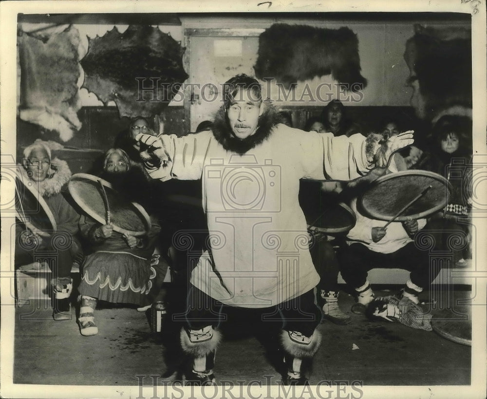 1962 Press Photo Alaska - Man Dances in Colorful Costume - nox02627