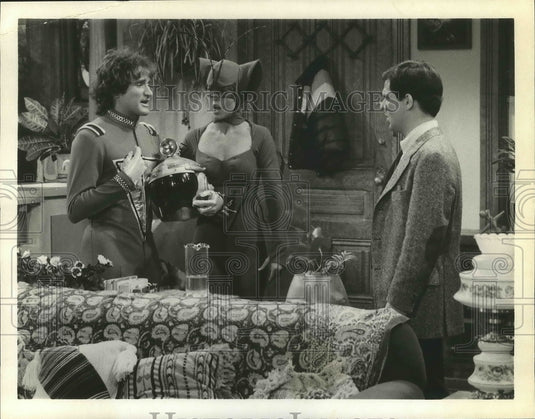 1980 Press Photo Robin Williams, Pam Dawber and Jeff Altman on Mork & Mindy.- Historic Images