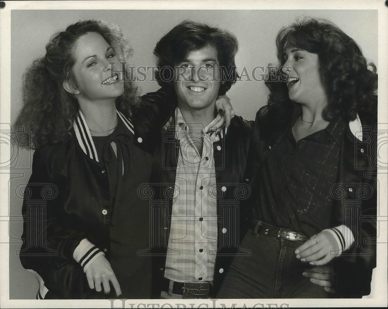 Load image into Gallery viewer, 1979 Press Photo Melissa Sue Anderson &amp; Robert Carradine in The Survival of Dana
