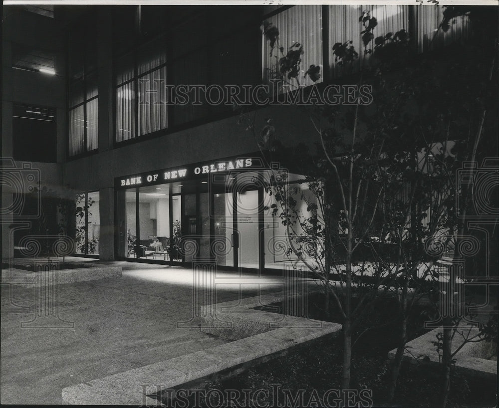 1971 Press Photo Exterior view of the plaza at the Bank of New Orleans.