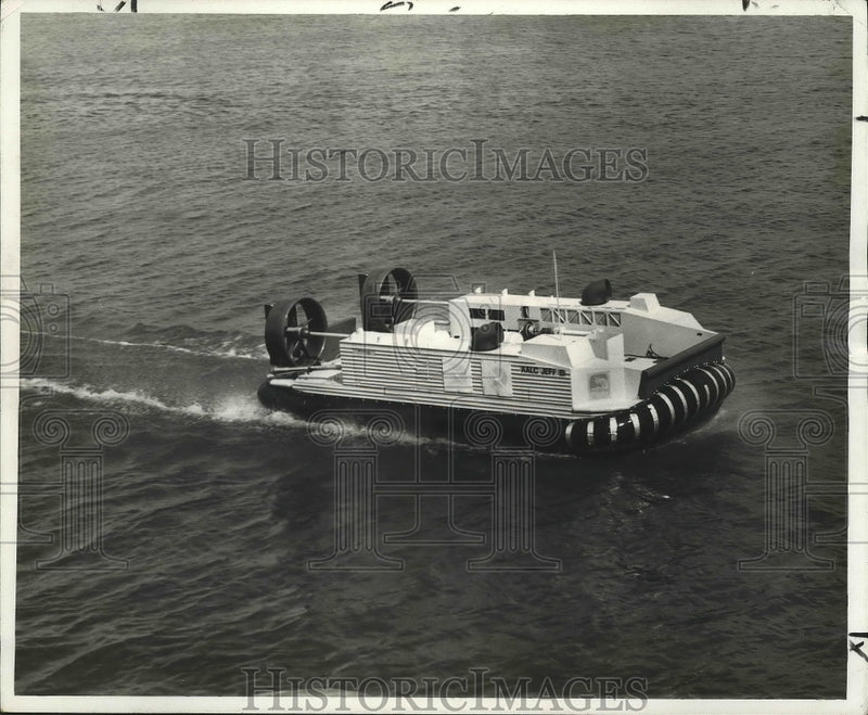 Load image into Gallery viewer, 1972 Press Photo An Amphibious Assault Landing Craft on Lake Pontchartrain.
