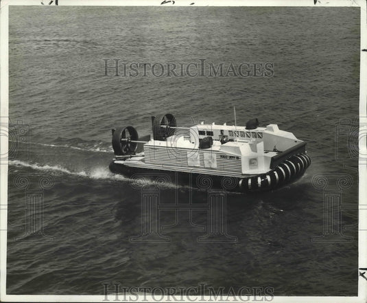 1972 Press Photo An Amphibious Assault Landing Craft on Lake Pontchartrain.