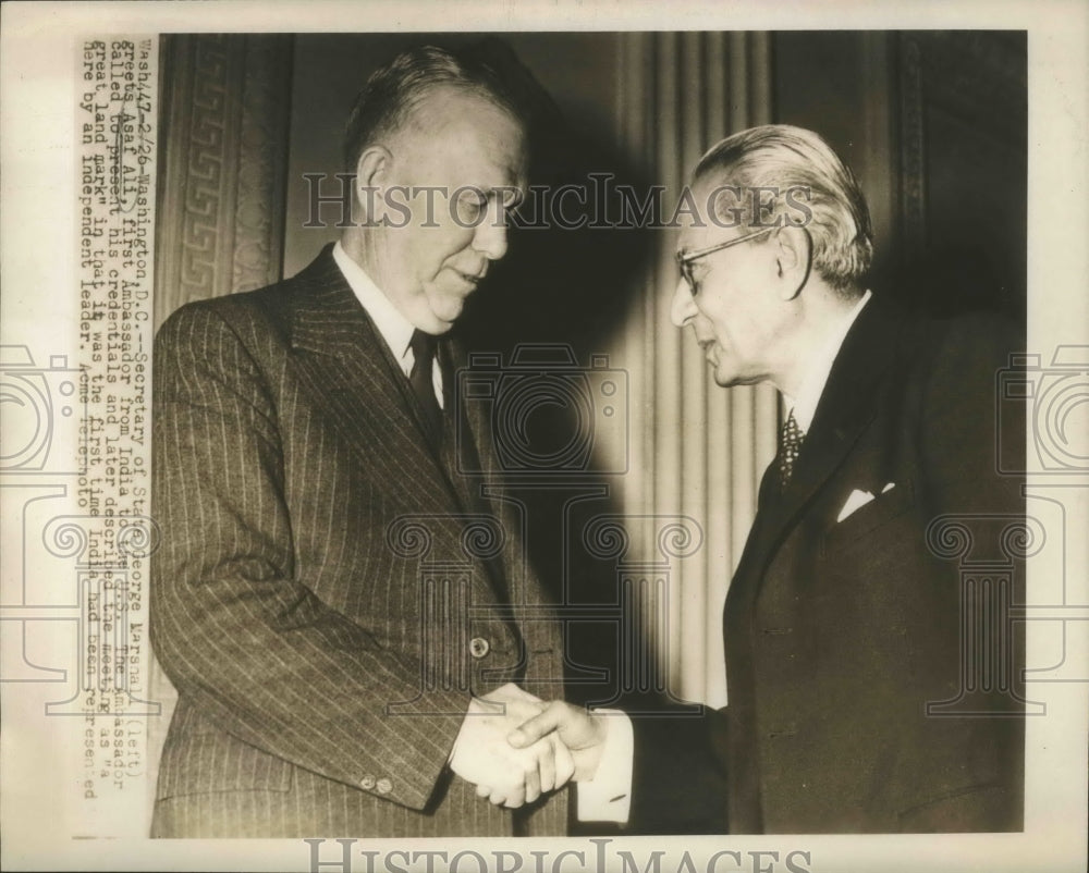 1947 Press Photo George Marshall and Asaf Ali engage in a greeting - nox02939