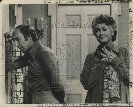 1975 Press Photo Conrad Bain and Beatrice Arthur in "Maude" - nox03174- Historic Images