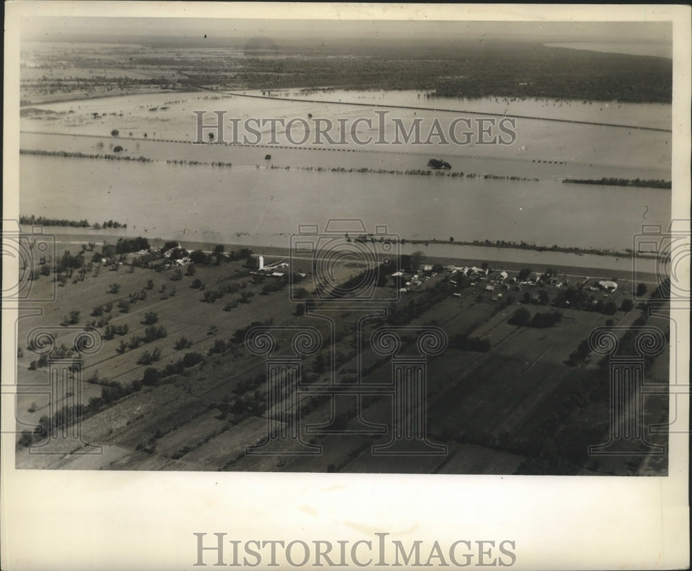 1945 Press Photo An aerial view of the Bonnet Carre Spillway in Louisiana.
