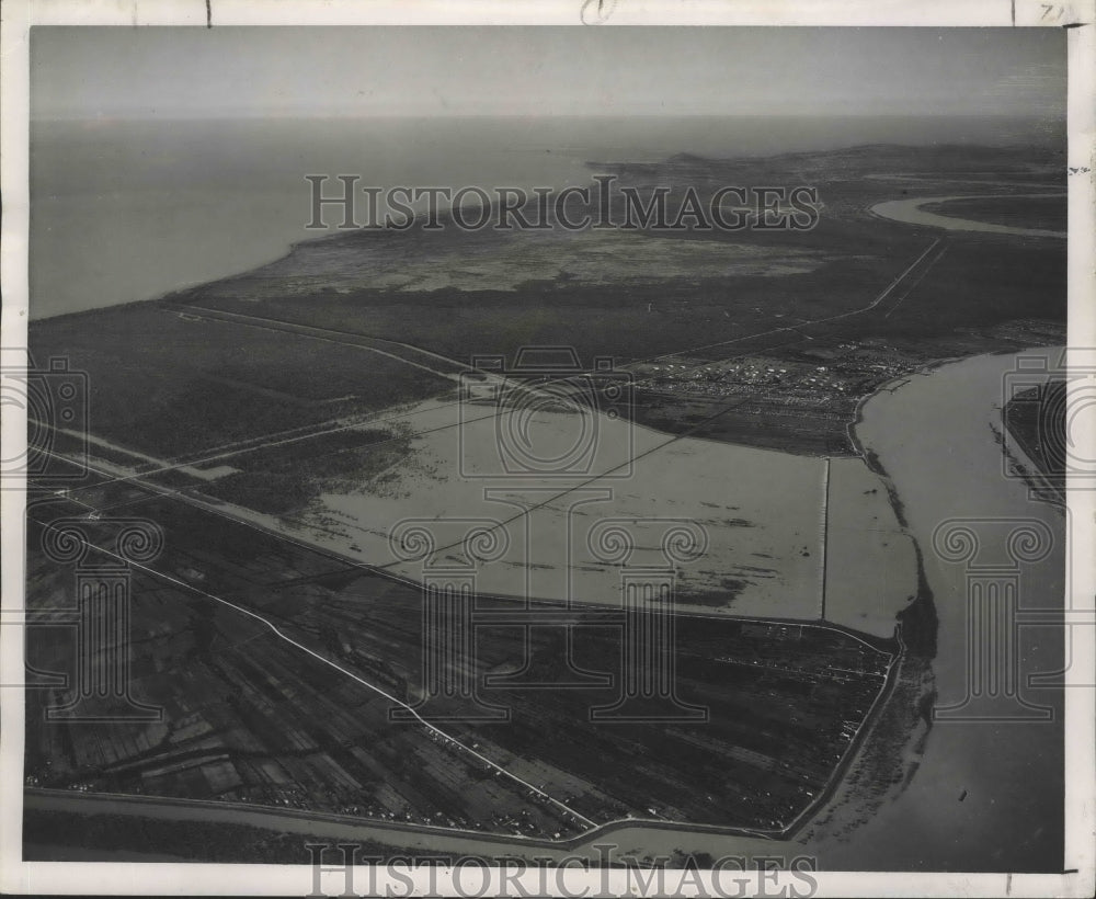 1952 Press Photo Bonnet Carre Spillway protects New Orleans from high river