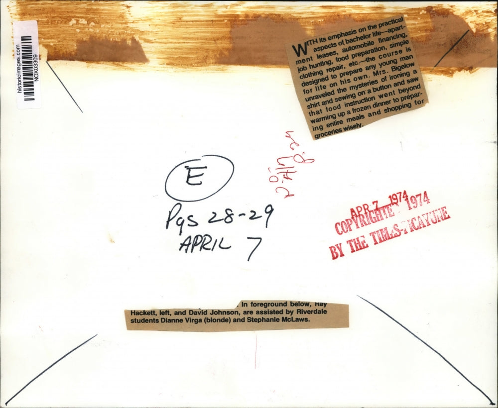 1974 Press Photo Ray Hackett, David Johnson taught to sew by Riverdale students.