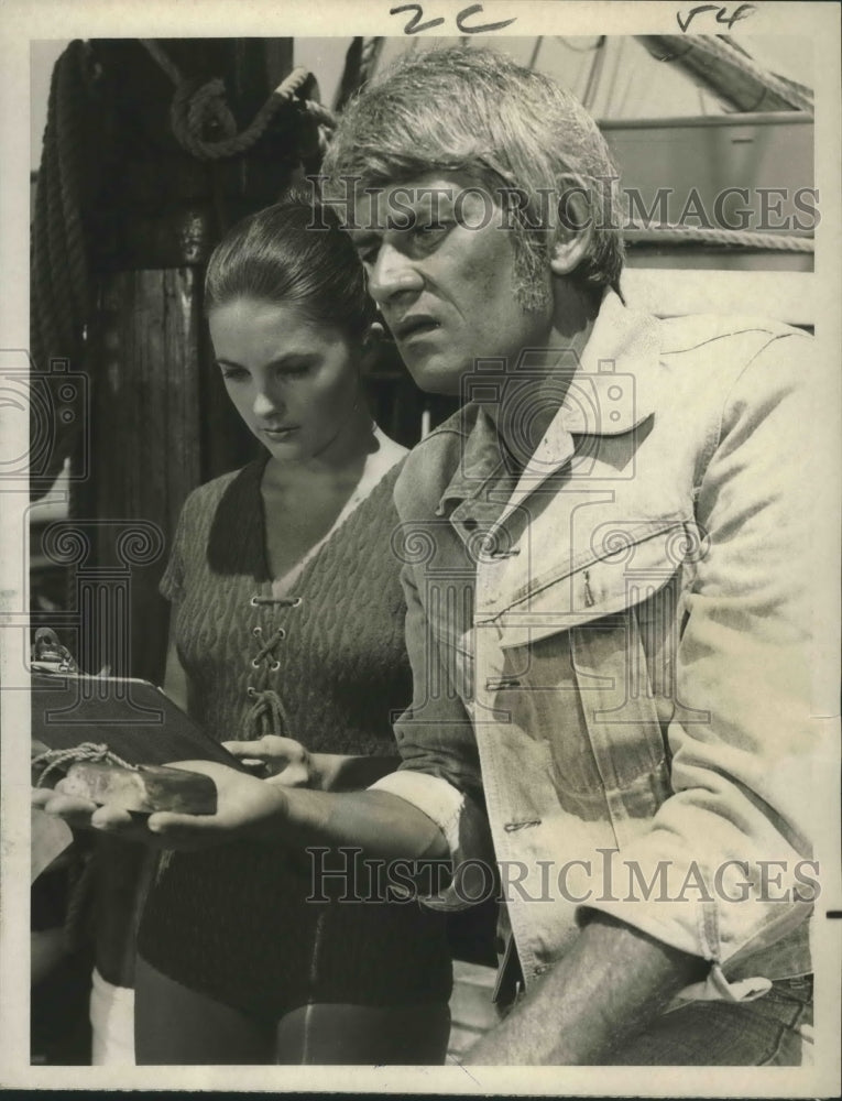 Load image into Gallery viewer, 1971 Press Photo Ellie Maclure and George Assang star in Barrier Reef, on NBC.
