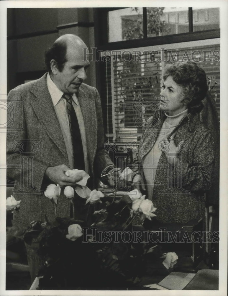 1975 Press Photo Herb Edelman and Beatrice Arthur on Maude, on CBS. - nox03515