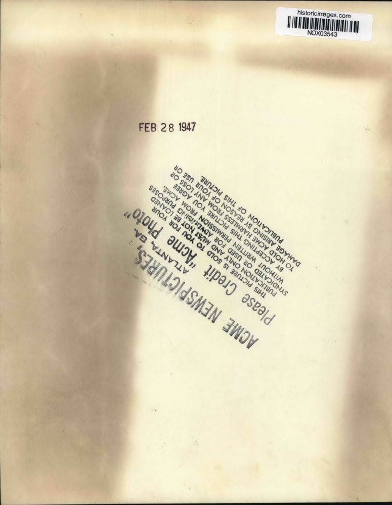 1947 Press Photo Asaf Ali, India's Ambassador to the U.S., greets Ajib Grewal.