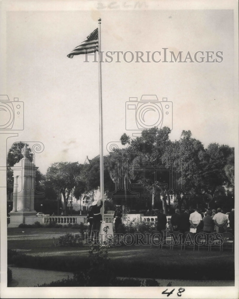 Load image into Gallery viewer, 1968 Press Photo Flag raising on new William R. Pohlmann Memorial Flagstaff.

