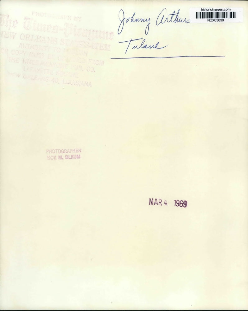 1969 Press Photo Johnny Arthurs of Tulane jumps with basketball - nox03639