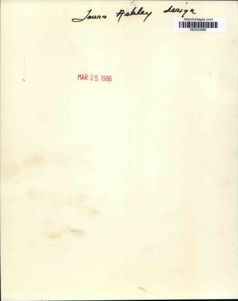 1986 Press Photo Laura Ashley Design - nox03686