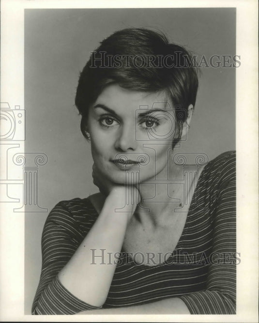 1982 Press Photo Linda Arkin hosts Alive and Well, on USA. - nox03952