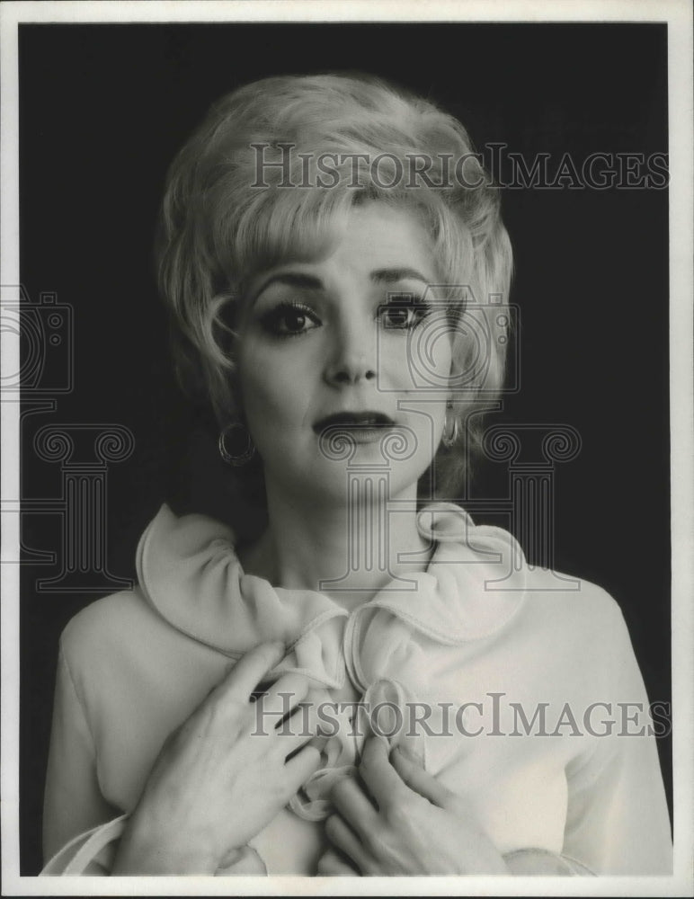 1973 Press Photo Candy Azzara stars in Calucci&#39;s Dept., on CBS. - nox04037- Historic Images