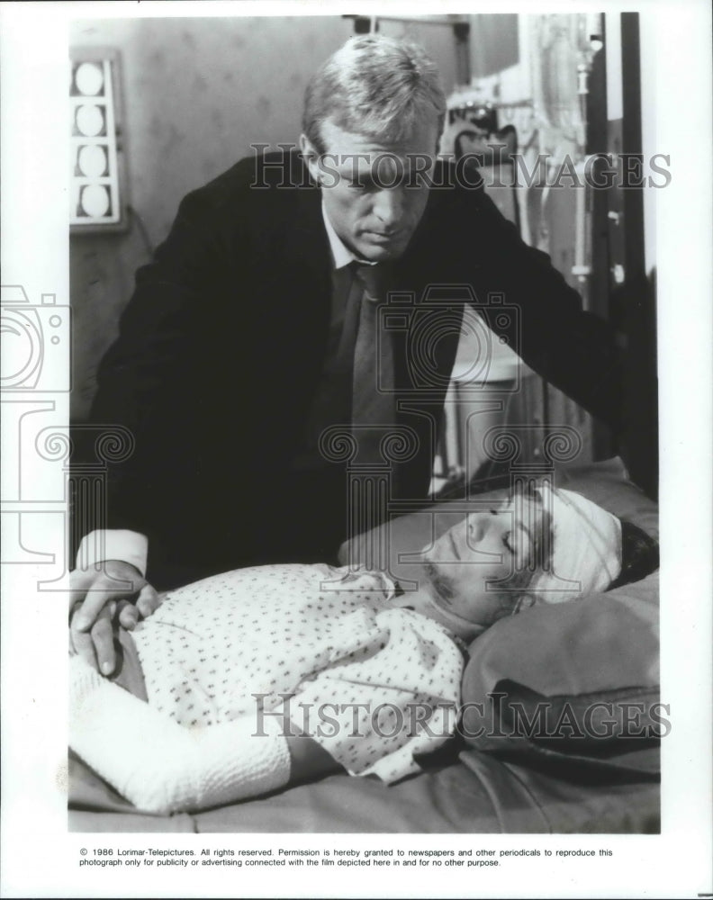 1986 Press Photo Teri Austin and Ted Shackleford on Knots Landing. - nox04154- Historic Images