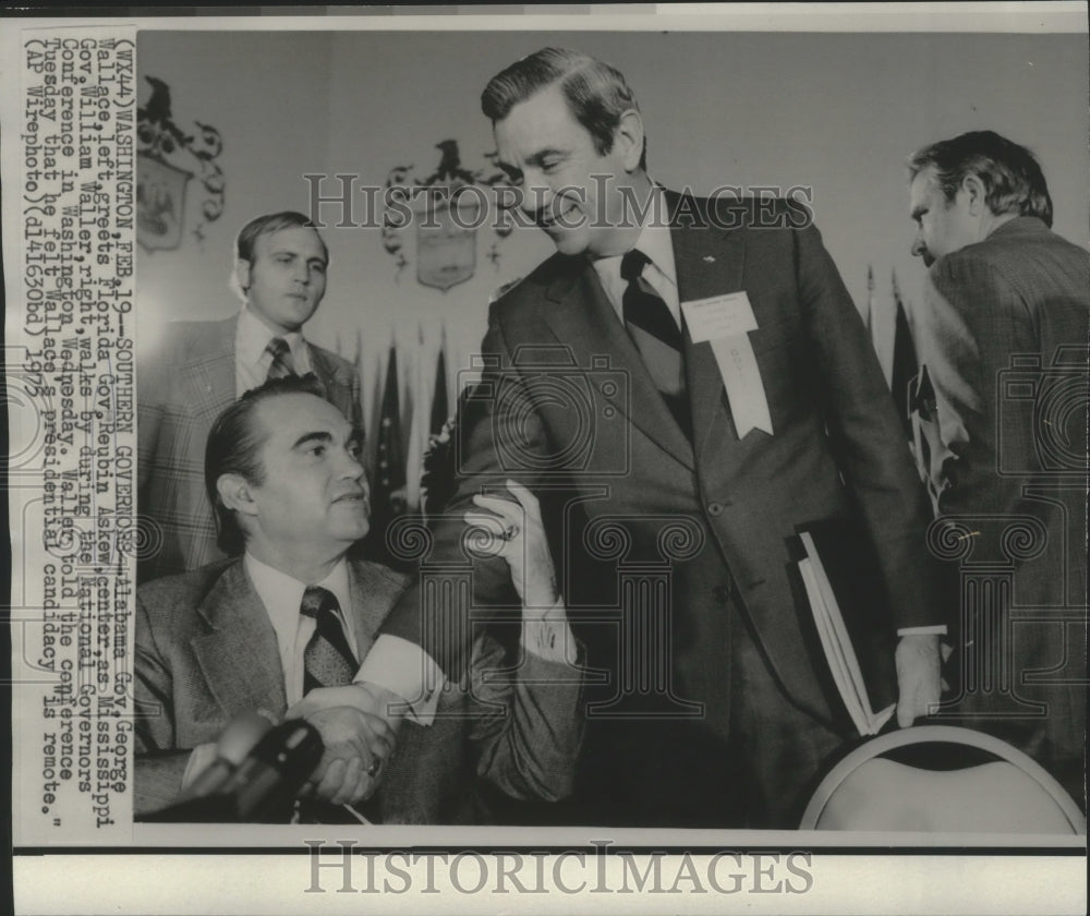 1975 Press Photo Alabama Gov. George Wallace Greets Florida Gov. Reubin Askew.