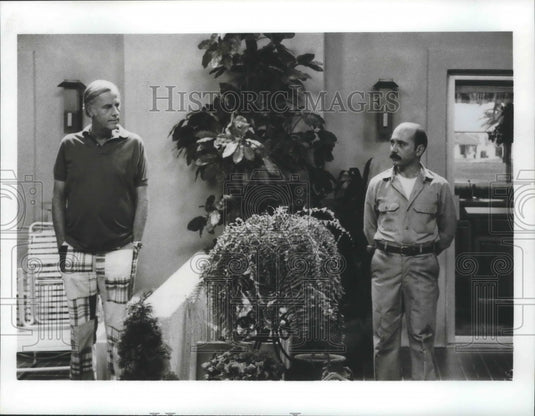 1989 Press Photo McLean Stevenson & Luis Avalos in Condo - nox04217