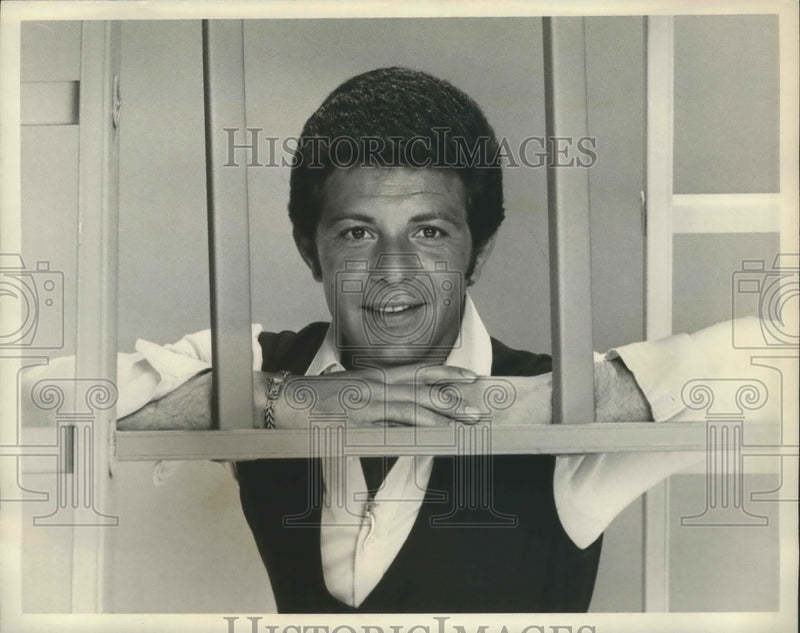 Load image into Gallery viewer, 1976 Press Photo Frankie Avalon Hosts Easy Does It -- Starring Frankie Avalon
