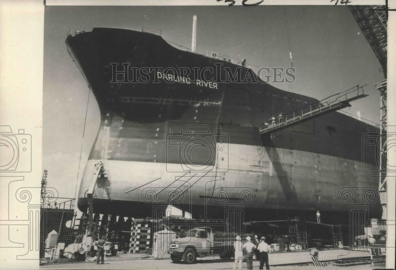Load image into Gallery viewer, 1966 Press Photo The ore carrier Darling River, largest ever built in Australia.
