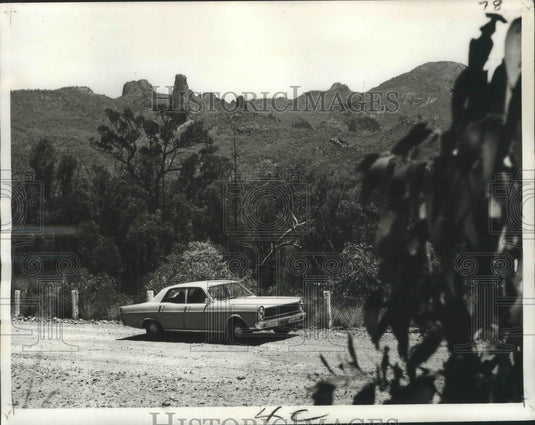 1975 Press Photo Driving through the Warrumbungle National Park, New South Wales