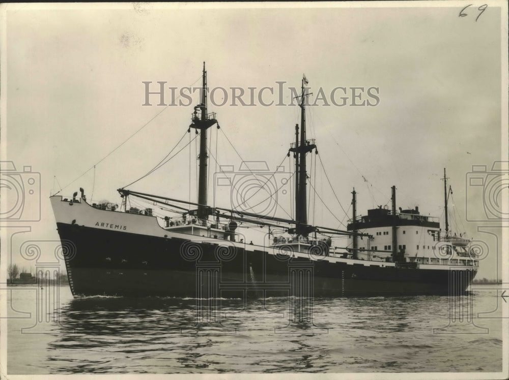 1956 Press Photo The SS Artemis of the Royal Netherlands Steamship Co.