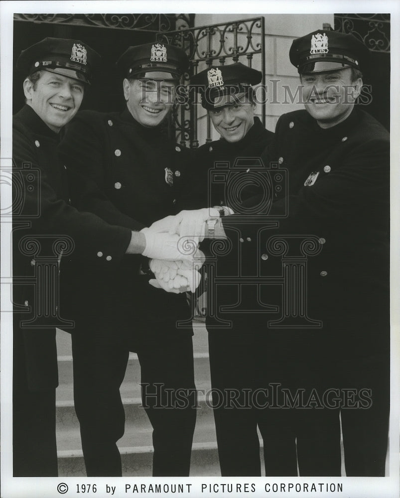 1976 Press Photo Graduation From Police Academy Scene on Law and Order