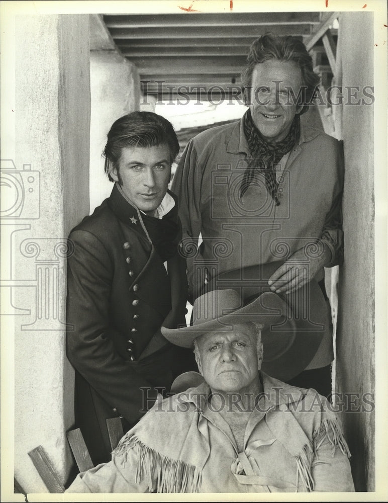 1987 Press Photo Alec Baldwin, James Arness &amp; Brian Keith in The Alamo Movie- Historic Images