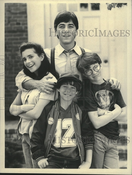 1984 Press Photo Scott Baio with Cast of Charles in Charge - nox04727- Historic Images