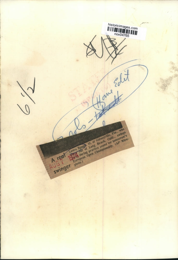 Load image into Gallery viewer, 1974 Press Photo Golfer Laura Baugh Practices for European Open Championship

