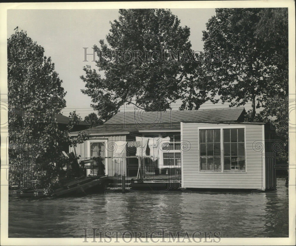 Press Photo Batture Home on Mississippi River - nox04987