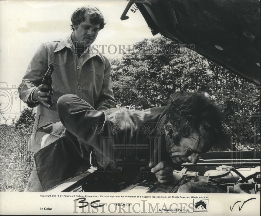 1975 Press Photo Joe Don Baker inflicting pain in the movie &quot;Framed&quot; - nox04994