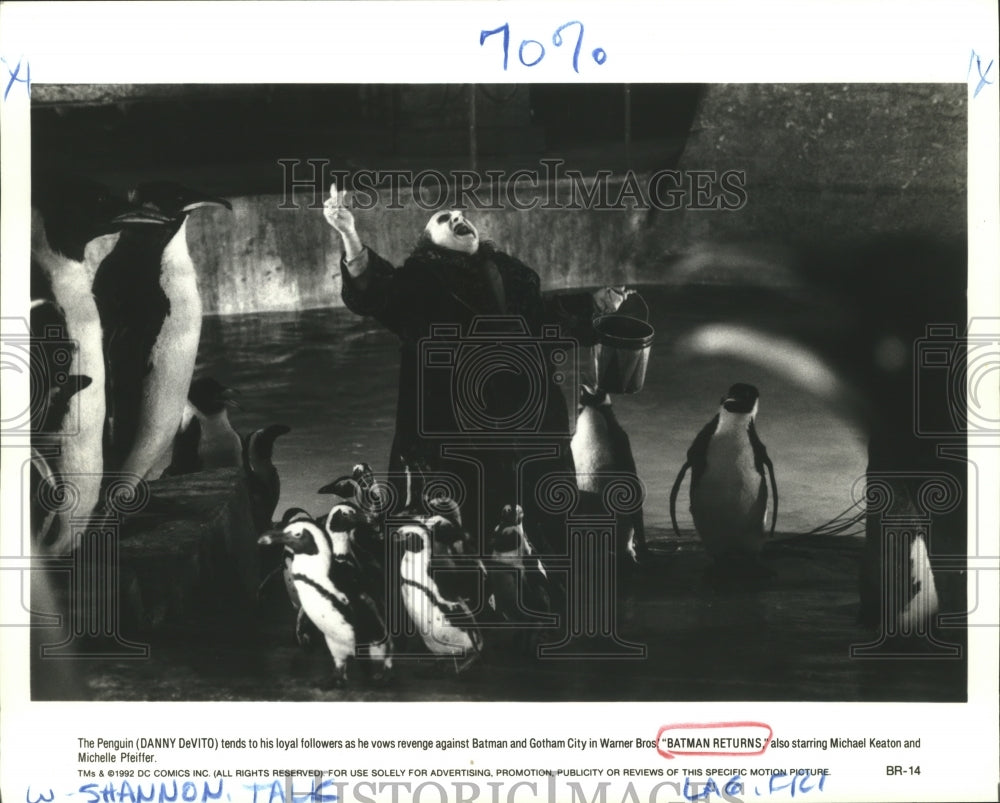 1992 Press Photo Danny DeVito as Penguin in &quot;Batman Returns&quot; with Michael Keaton- Historic Images