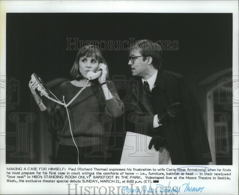 Load image into Gallery viewer, 1982 Press Photo Richard Thomas and Bess Armstrong in "Barefoot in the Park"
