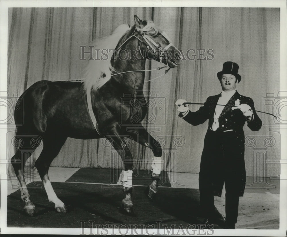 1981 Press Photo Stardust, American Saddlebred, with Colonel E. Trevor Bale
