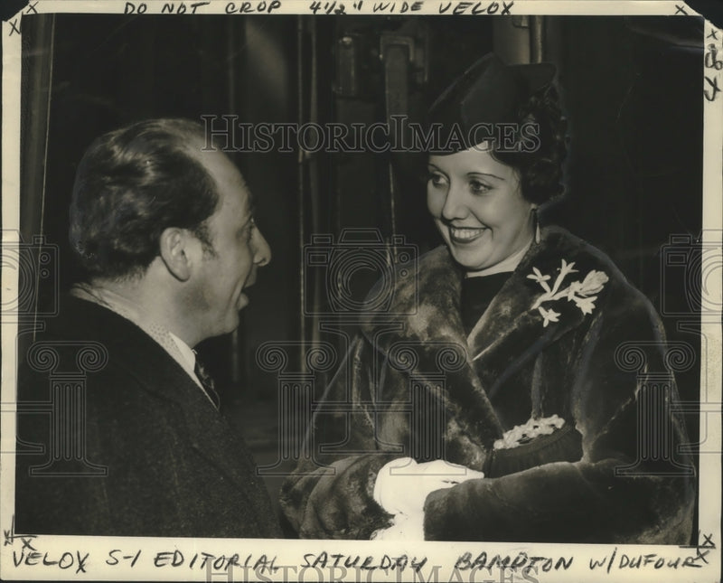 Load image into Gallery viewer, 1937 Press Photo Conductor Arthur Zack Welcomes Rose Bampton to New Orleans
