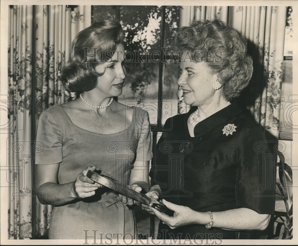 Press Photo Mrs. Clyde Barthelemy honored by Mrs. William C. Terral for service