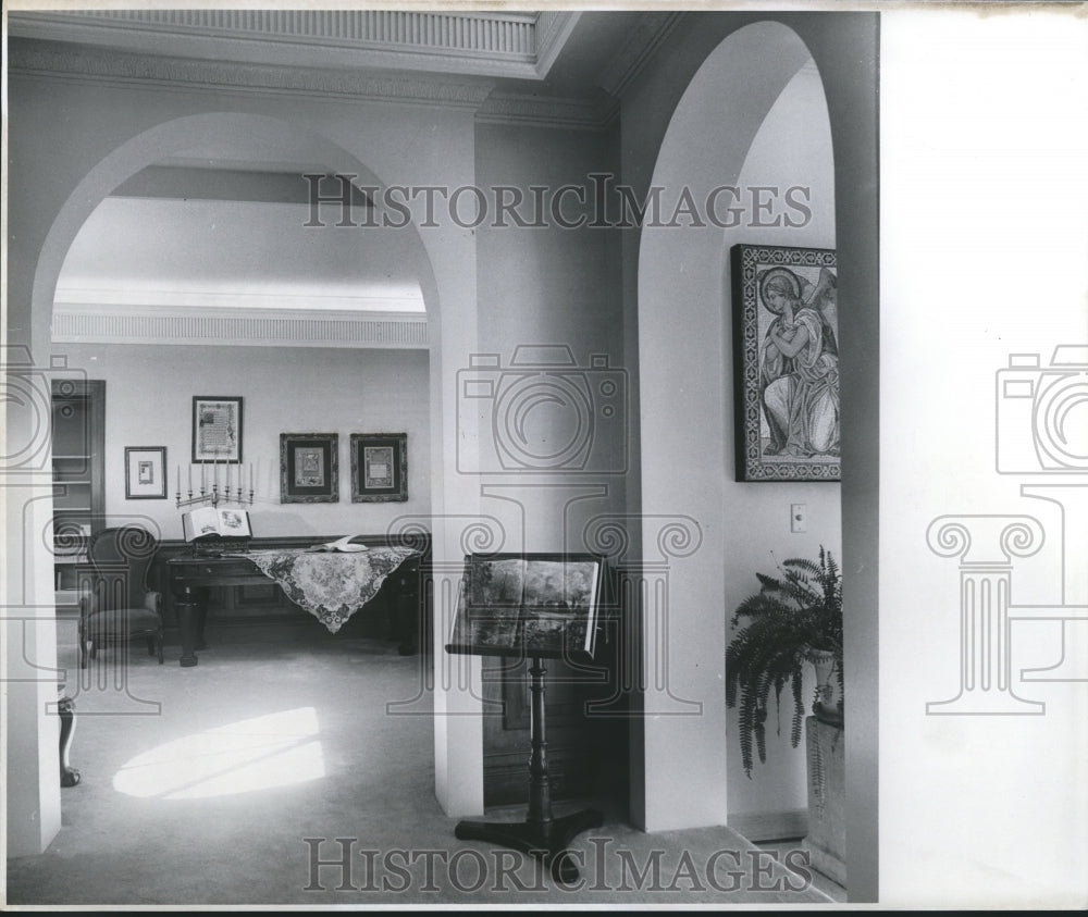 1971 Press Photo Interior of Building Showing Two Arched Doorways, Religious Art