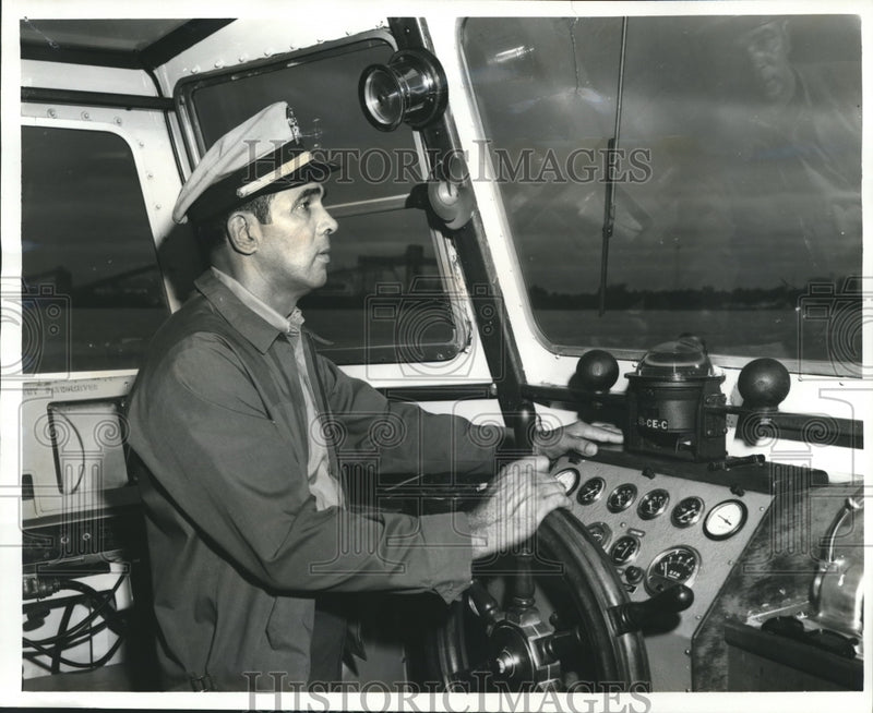 Load image into Gallery viewer, 1971 Press Photo Henry Billiot pilots the surveyboat, Alexander, - New Orleans
