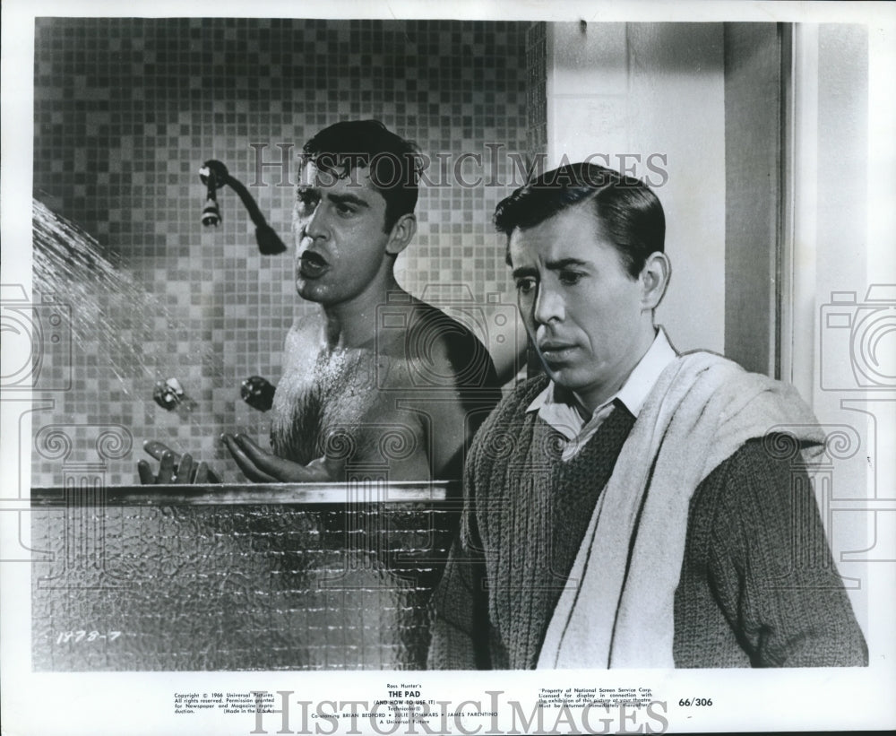 1966 Press Photo Brian Bedford in scene from "The Pad (and how to use it)"- Historic Images