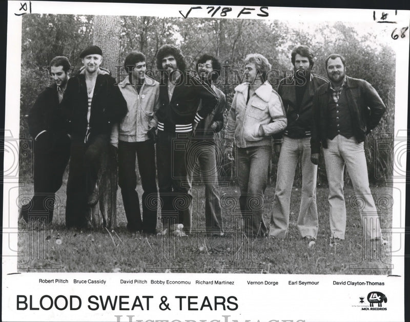Load image into Gallery viewer, 1980 Press Photo Blood Sweat &amp; Tears Singers - nox06896
