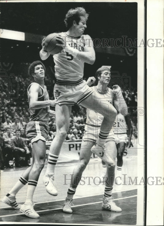 1978 Press Photo Kent Benson, Basketball Player for Indiana, Leaps With Ball