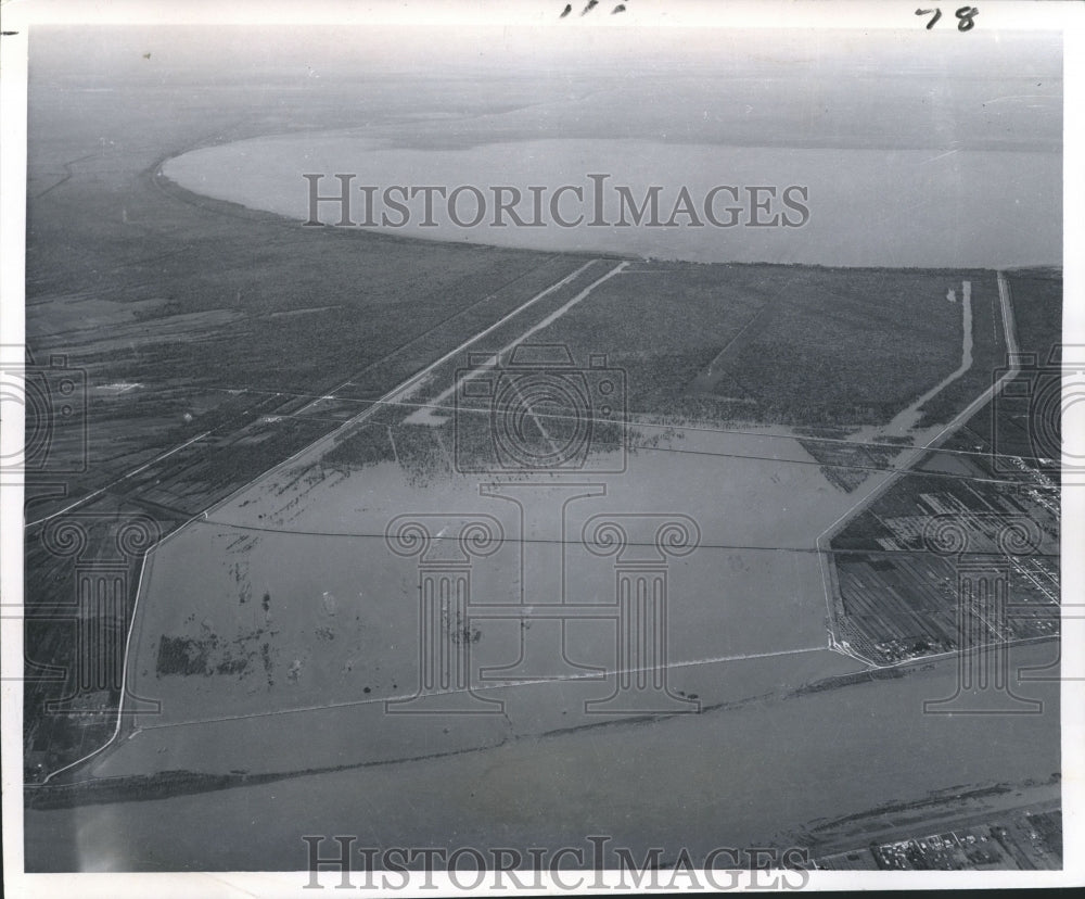 1966 Press Photo Louisiana - Aerial View of Bonnet Carre Spillway During Flood