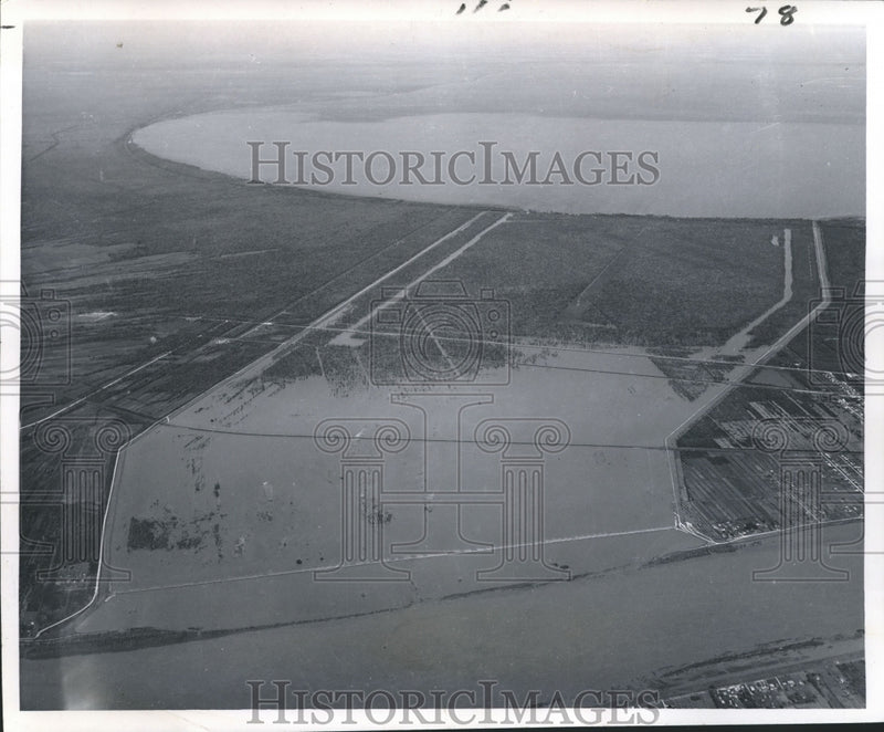 Load image into Gallery viewer, 1966 Press Photo Louisiana - Aerial View of Bonnet Carre Spillway During Flood

